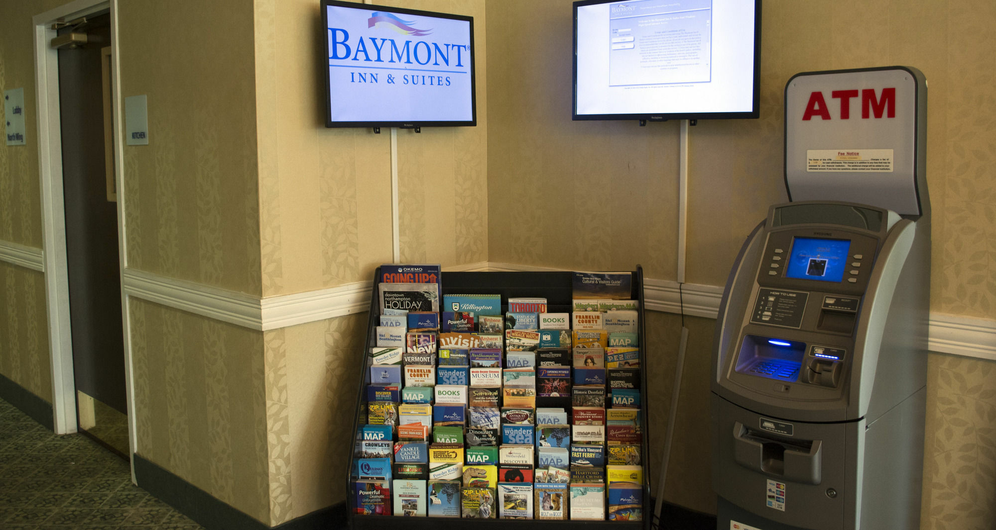 Hotel Baymont By Wyndham East Windsor Bradley Airport Exterior foto